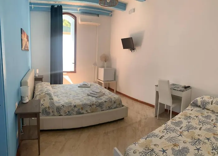 Borgomarino's לינה וארוחת בוקר