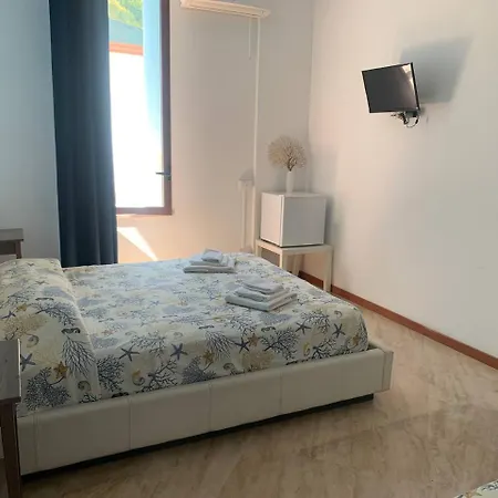 Bed & Breakfast Borgomarino's 3*